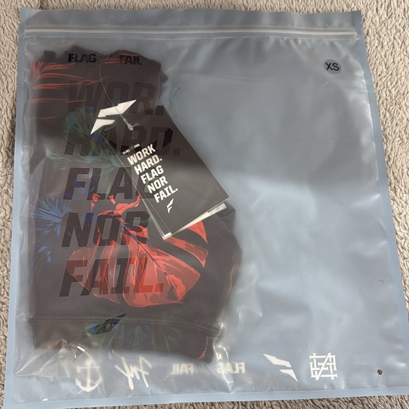 [Flag Nor Fail] NWT VIVID SPORTS BRA - FLORAL - Picture 5 of 6